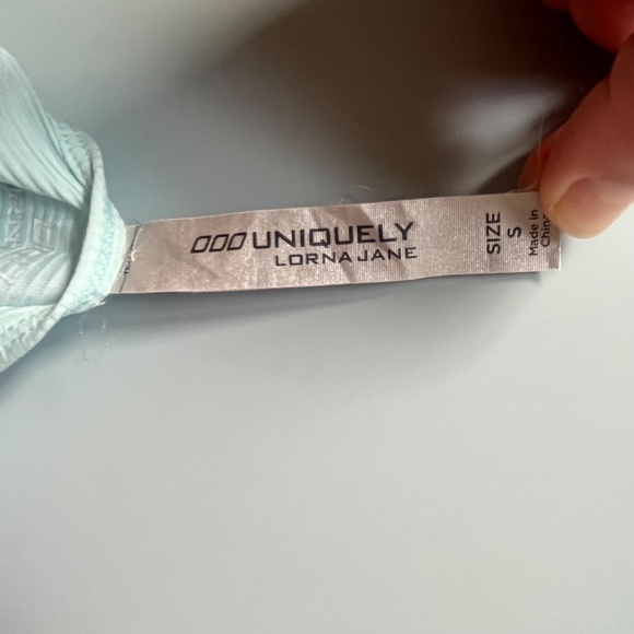 Lorna Jane Excel Mesh Tank - Picture 4 of 4